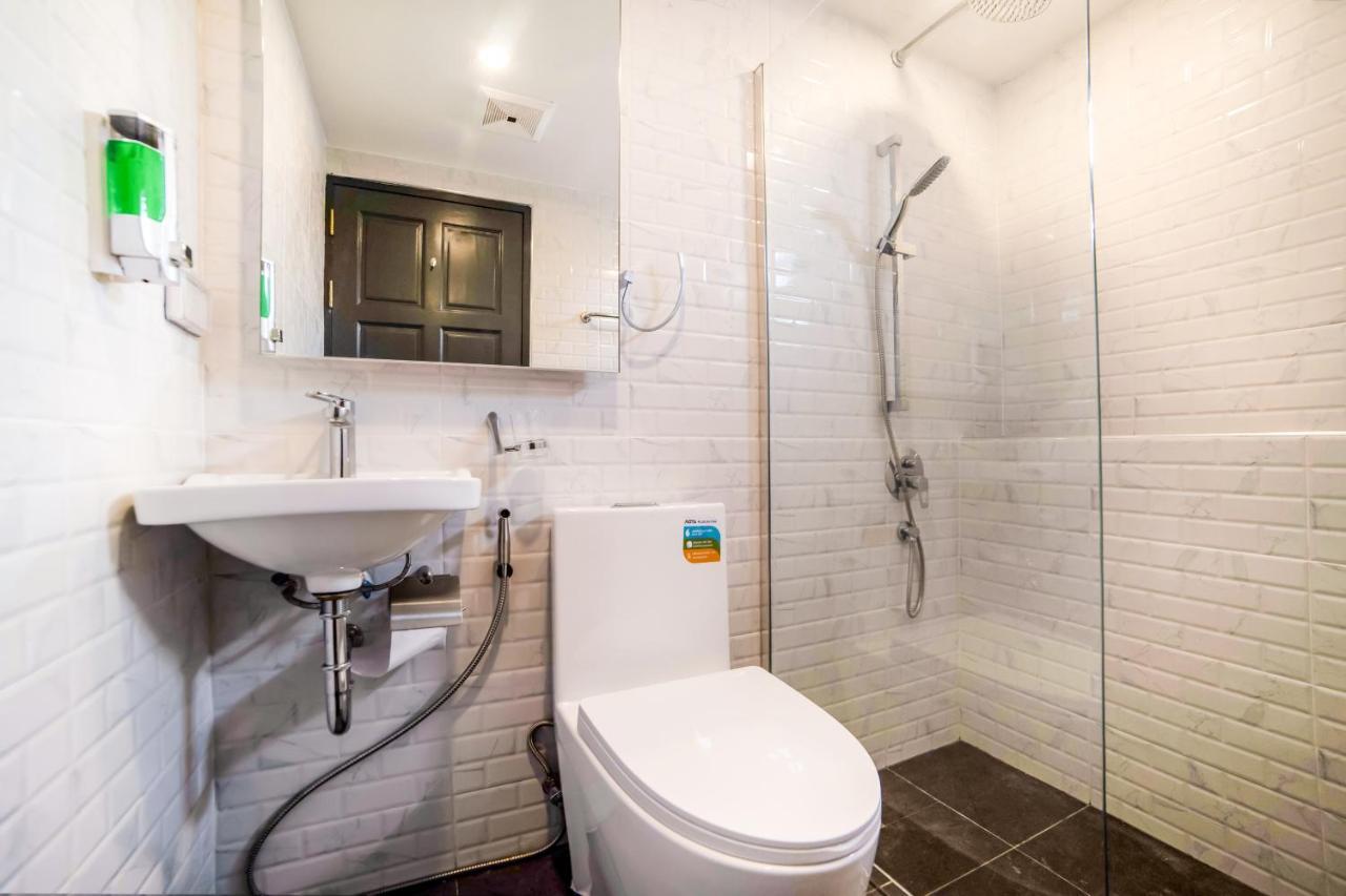Roomquest Sukhumvit36 Bts Thonglor Бангкок Екстер'єр фото