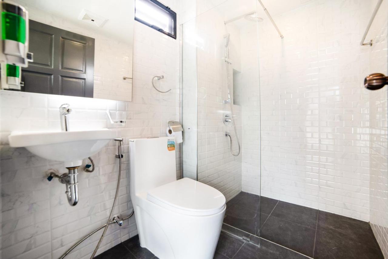 Roomquest Sukhumvit36 Bts Thonglor Бангкок Екстер'єр фото