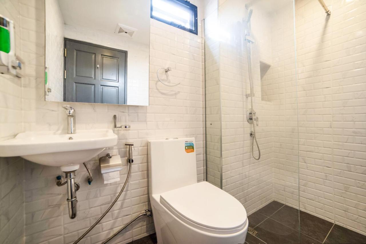 Roomquest Sukhumvit36 Bts Thonglor Бангкок Екстер'єр фото